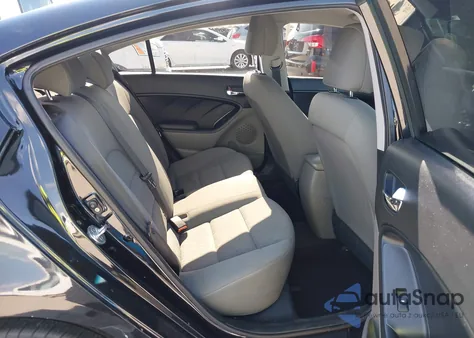 2015 Kia Forte Lx z USA, uszkodzony, nr VIN KNAFK4A67F5415775